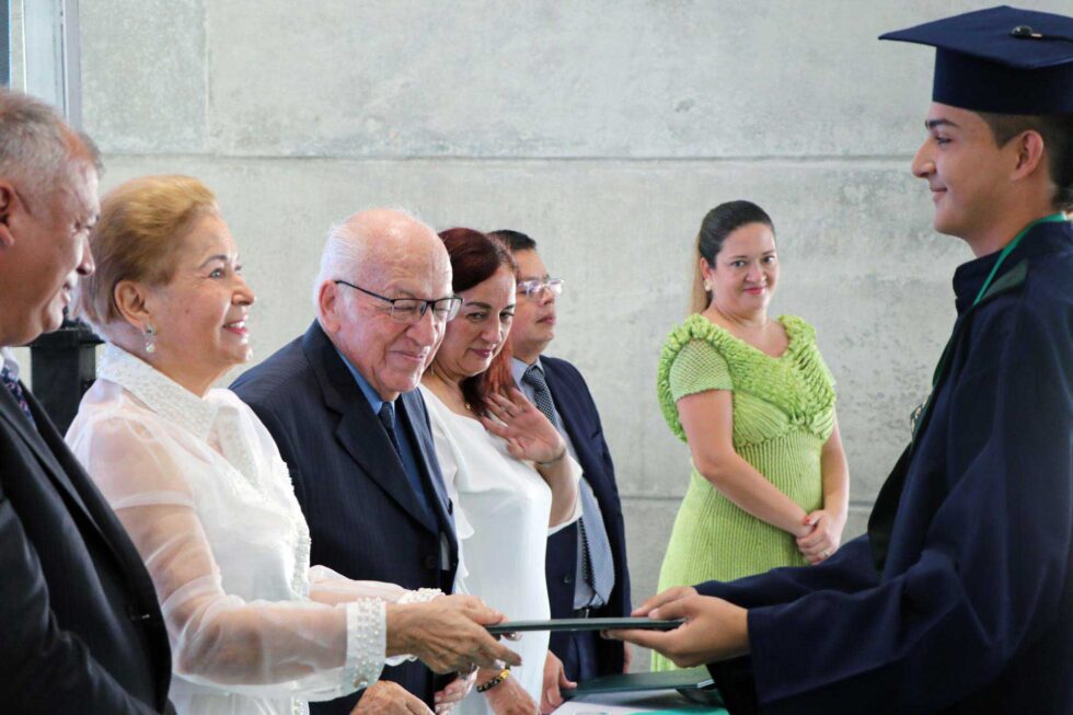 Ceremonia de graduación Prom 2024 - Ciudad Educadora Espíritu Santo