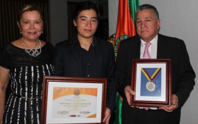 Juan José Santiago Tovar,  orden a la Excelencia Educativa Eduardo Carranza